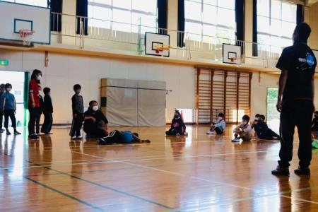 写真：ゴールボールの体験会の様子6