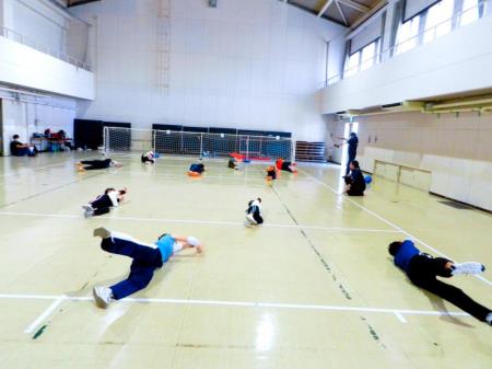 写真：ゴールボール体験の様子3