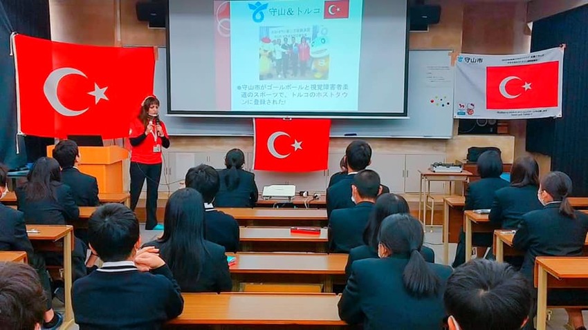 写真：守山北高等学校のトルコ紹介の様子