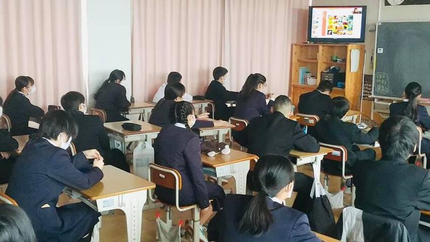 写真：守山北中学校のトルコ紹介の様子