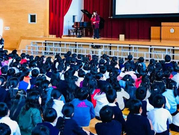写真：速野小学校のトルコ紹介の様子