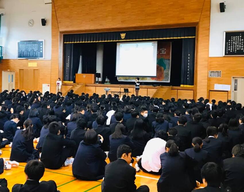 写真：守山中学校のトルコ紹介の様子