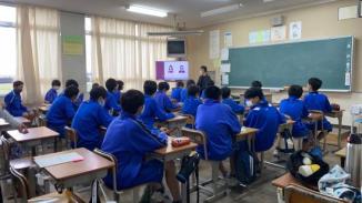 写真：明富中学校授業の様子2