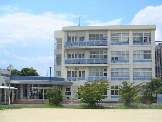 写真：生涯学習・教育支援センター外観