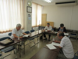 写真：8月3日会議の様子