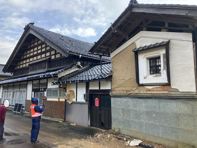 写真：能登半島地震被災地での被災地建築物応急危険度判定業務の様子2