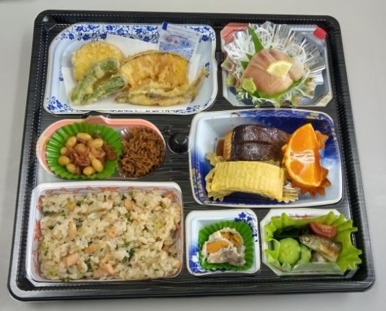 ビワマス弁当