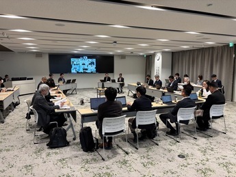 第7回策定委員会の様子