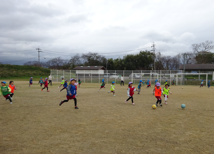北川原公園でキッズサッカー