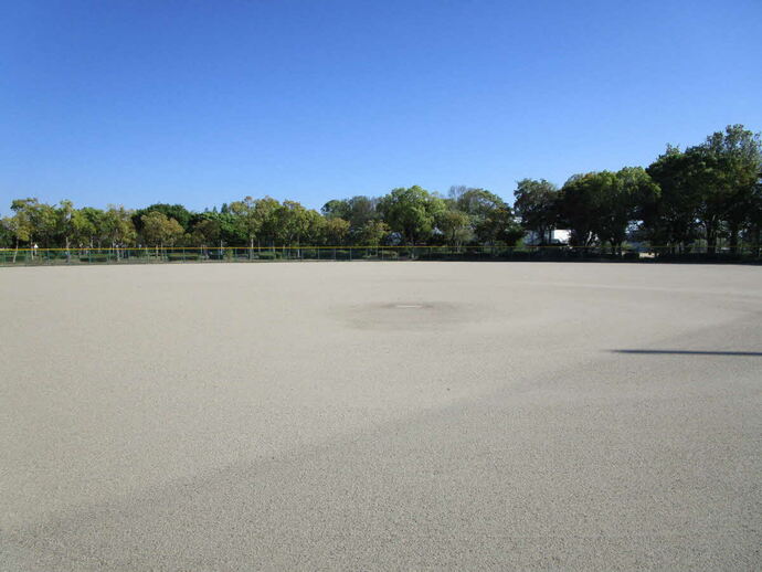 写真：守山市民運動公園ソフトボール場